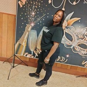 Meet your Posher, Dionne